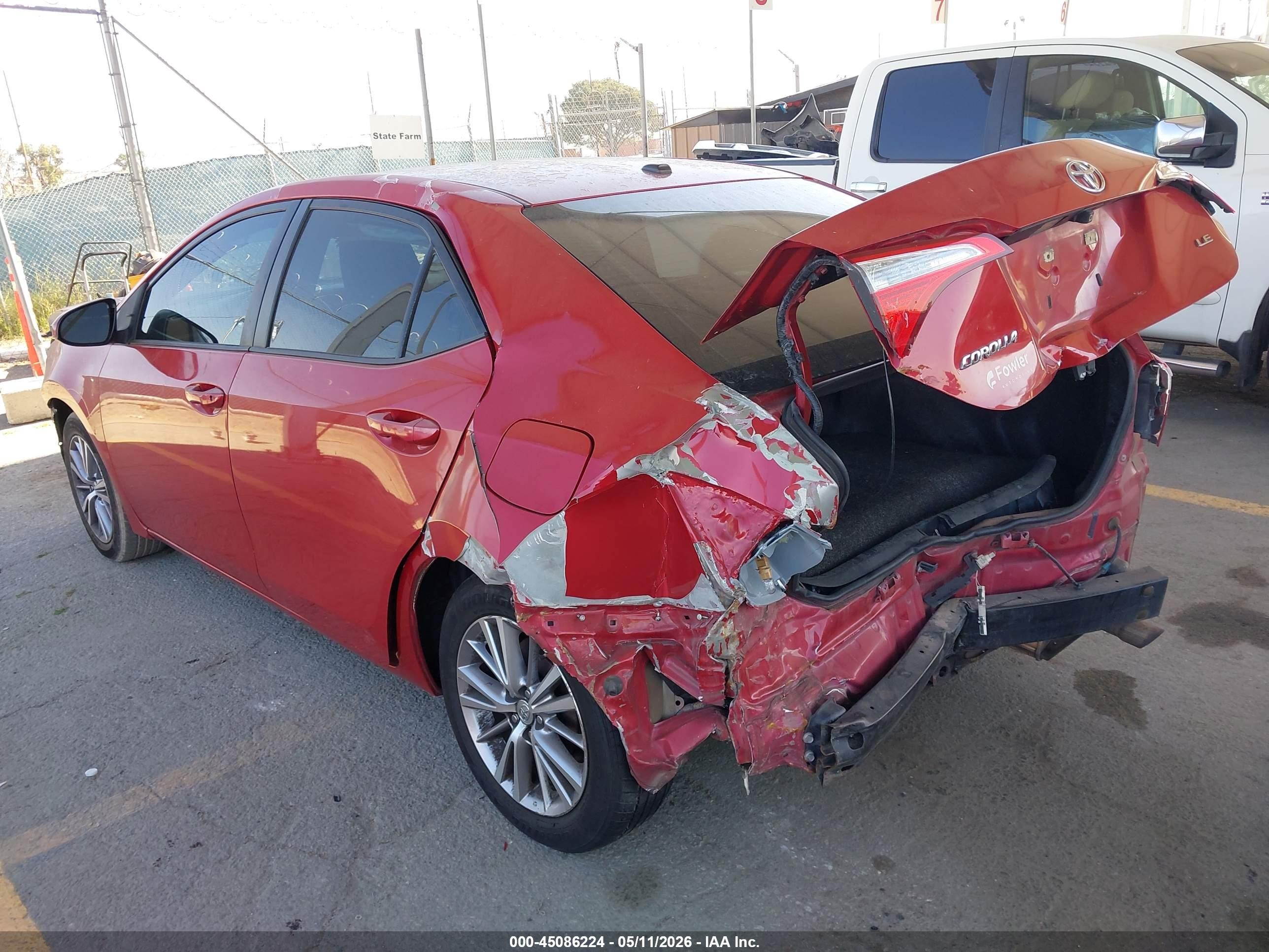 2014 Toyota Corolla Le Premium Red vin: 5YFBURHE4EP109575