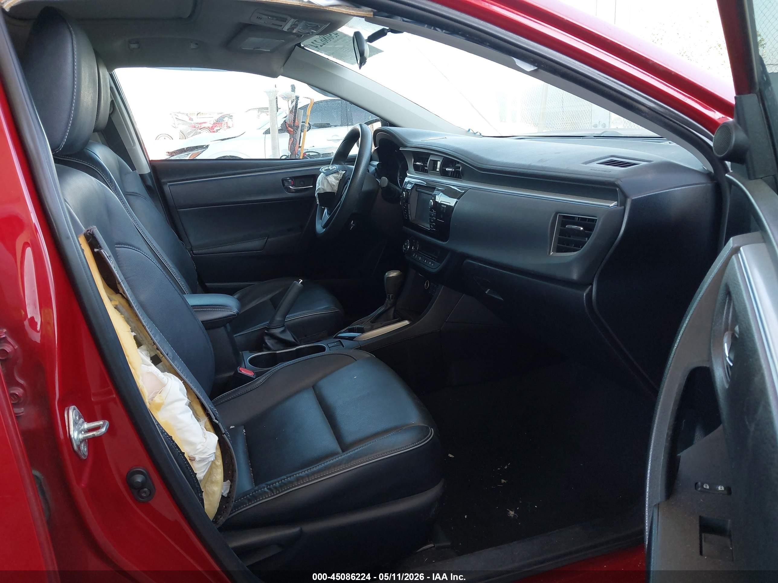 2014 Toyota Corolla Le Premium Red vin: 5YFBURHE4EP109575