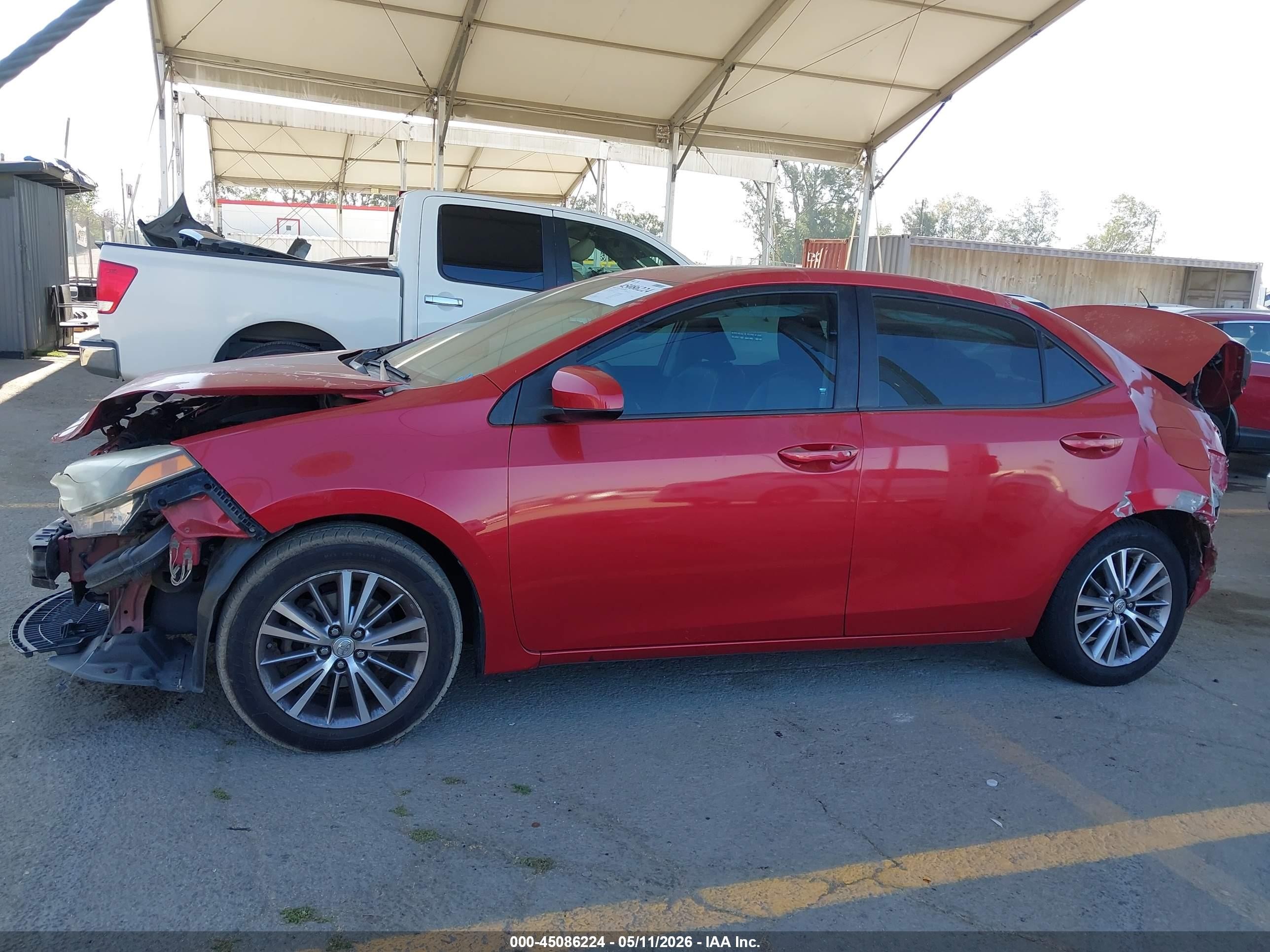 2014 Toyota Corolla Le Premium Red vin: 5YFBURHE4EP109575