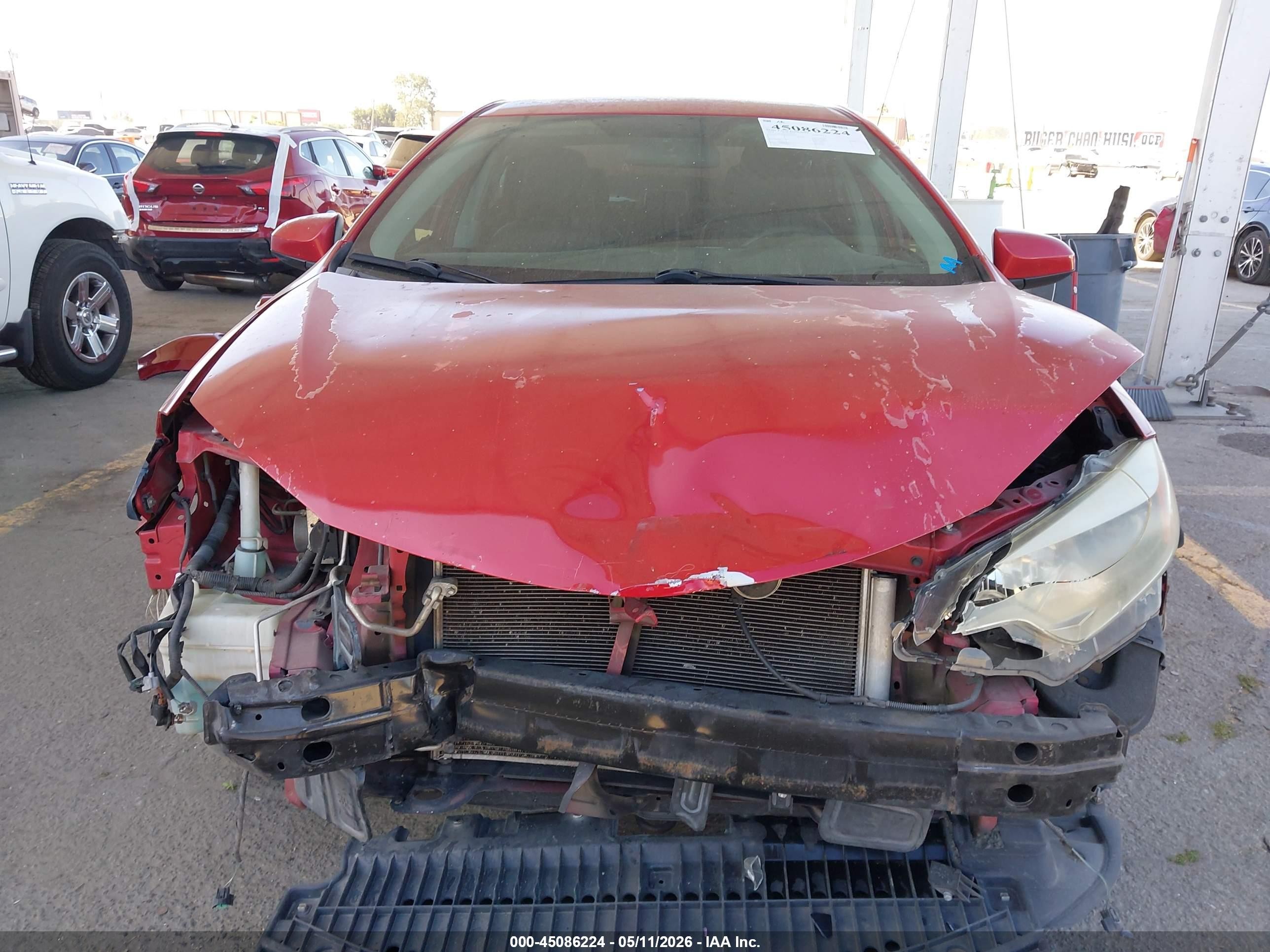 2014 Toyota Corolla Le Premium Red vin: 5YFBURHE4EP109575