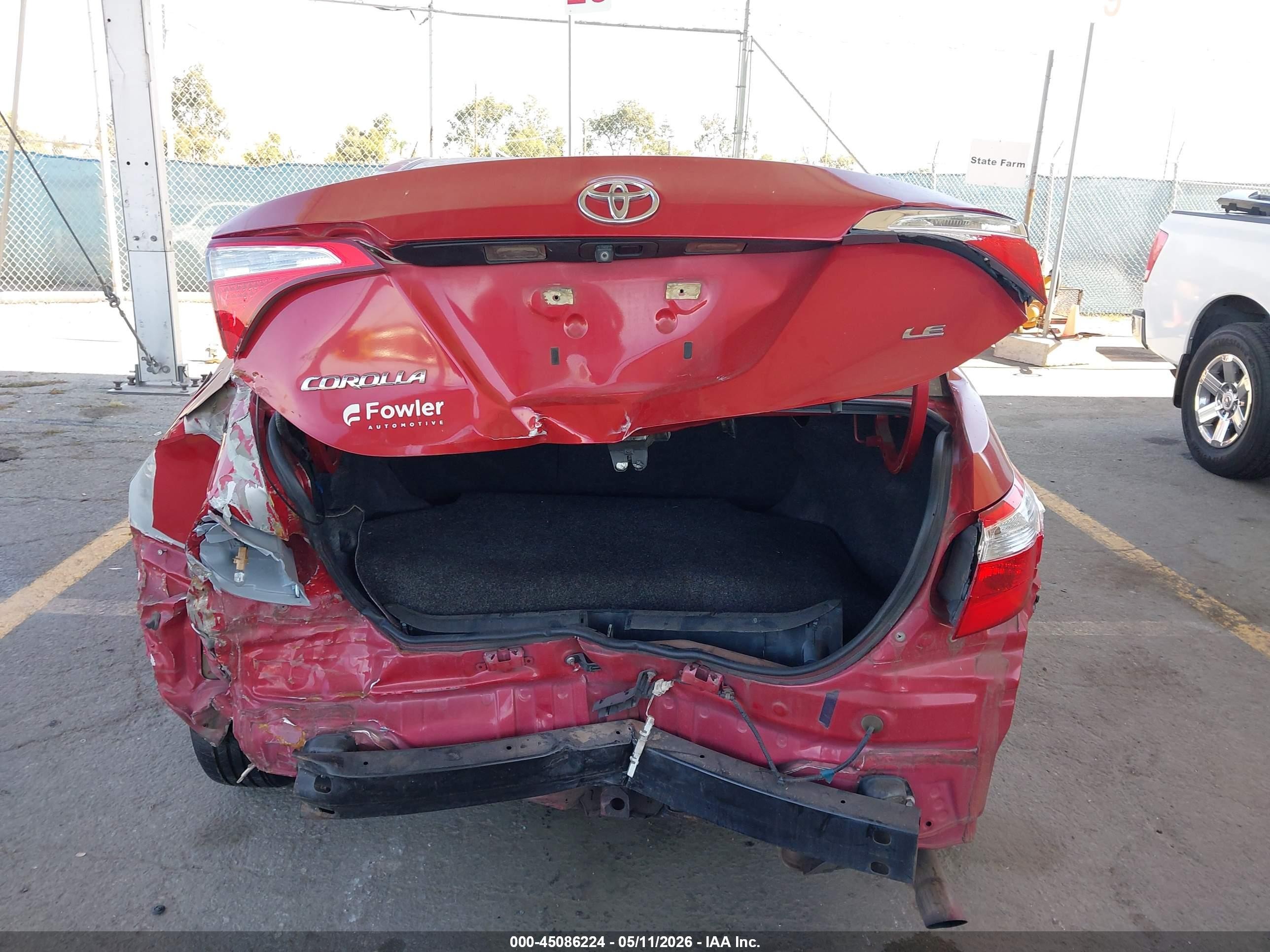 2014 Toyota Corolla Le Premium Red vin: 5YFBURHE4EP109575