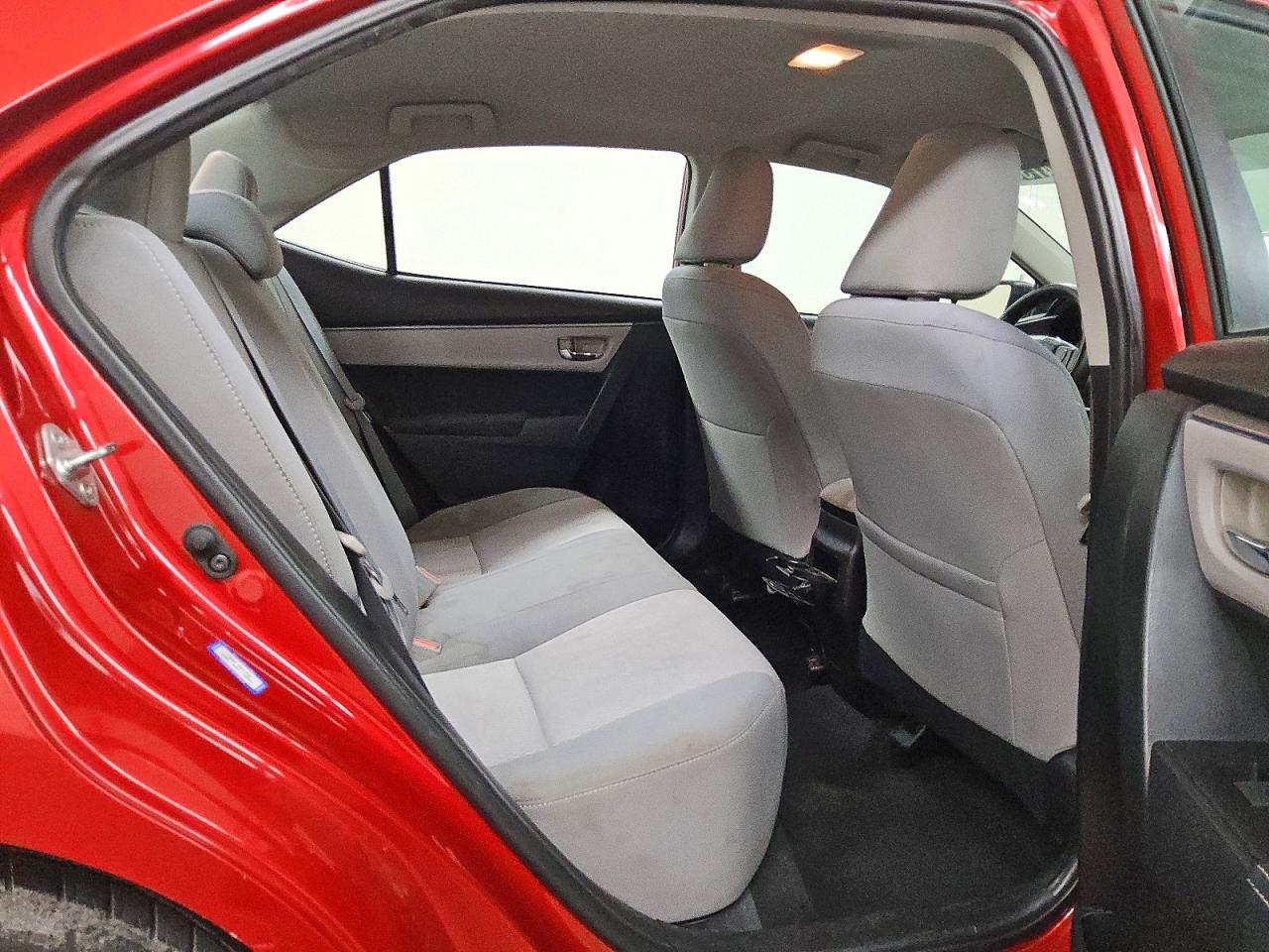 2014 Toyota Corolla Le Red vin: 5YFBURHE4EP112377