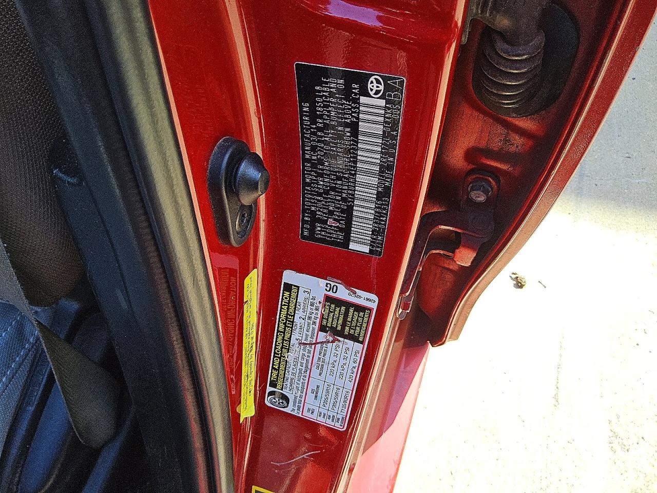 2014 Toyota Corolla Le Red vin: 5YFBURHE4EP112377