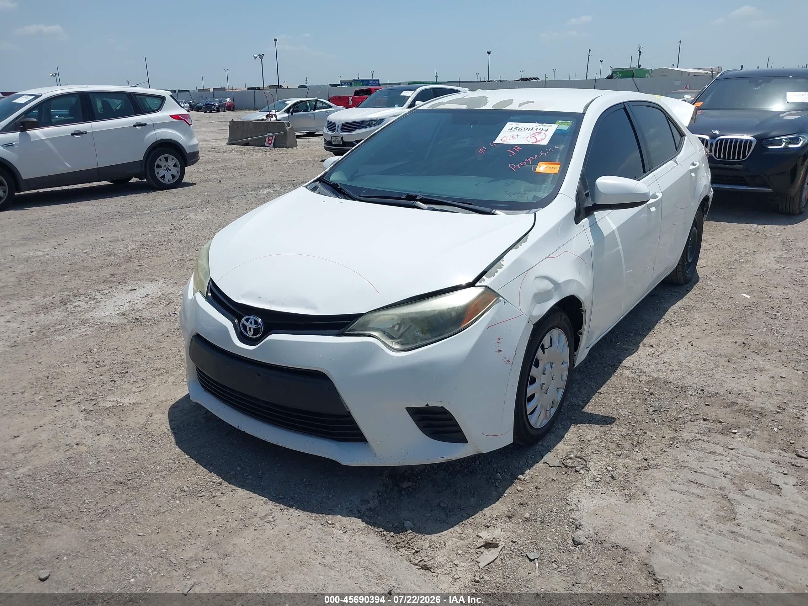 2014 Toyota Corolla Le White vin: 5YFBURHE4EP160221