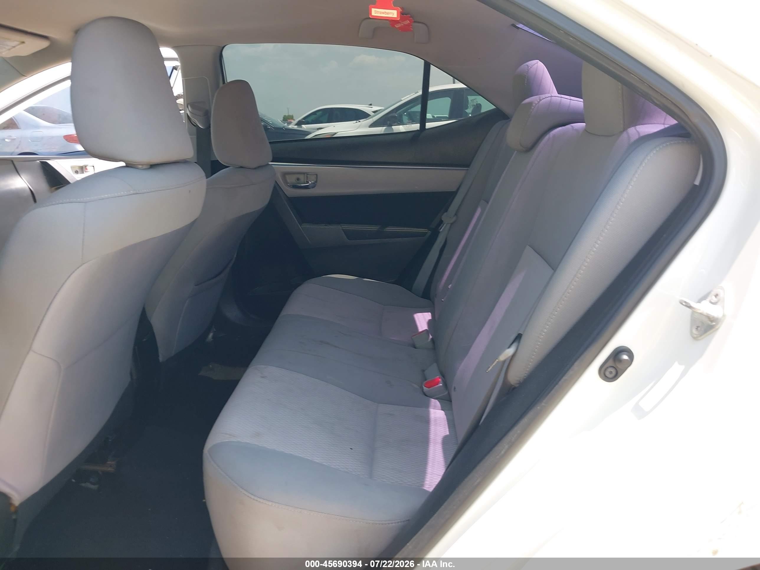 2014 Toyota Corolla Le White vin: 5YFBURHE4EP160221