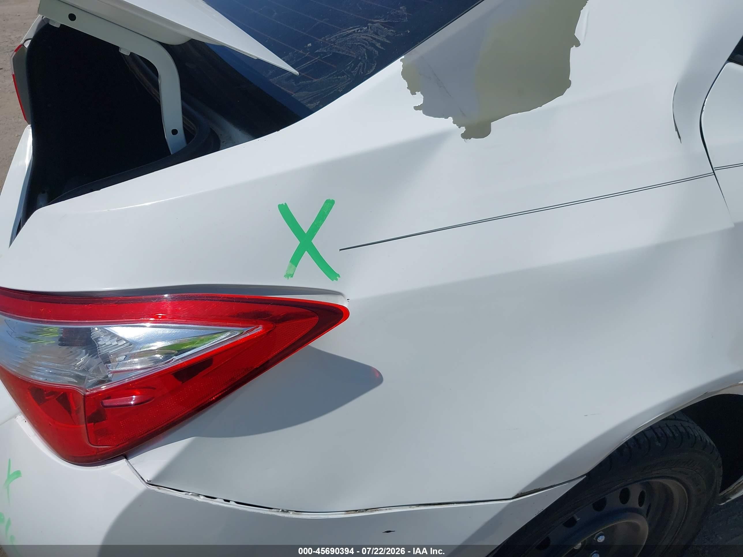 2014 Toyota Corolla Le White vin: 5YFBURHE4EP160221