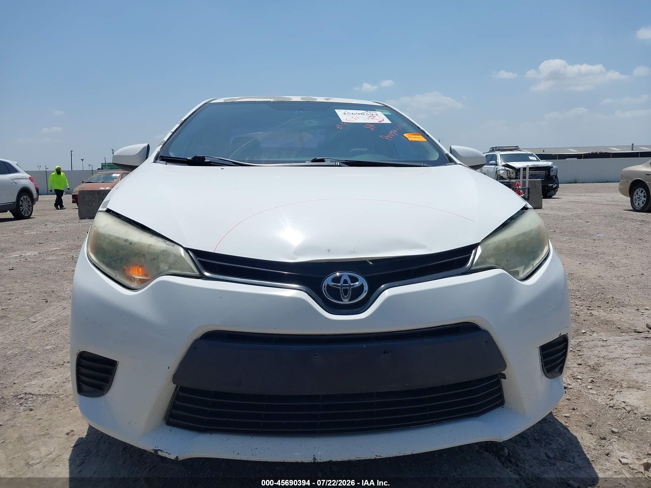 2014 Toyota Corolla Le White vin: 5YFBURHE4EP160221