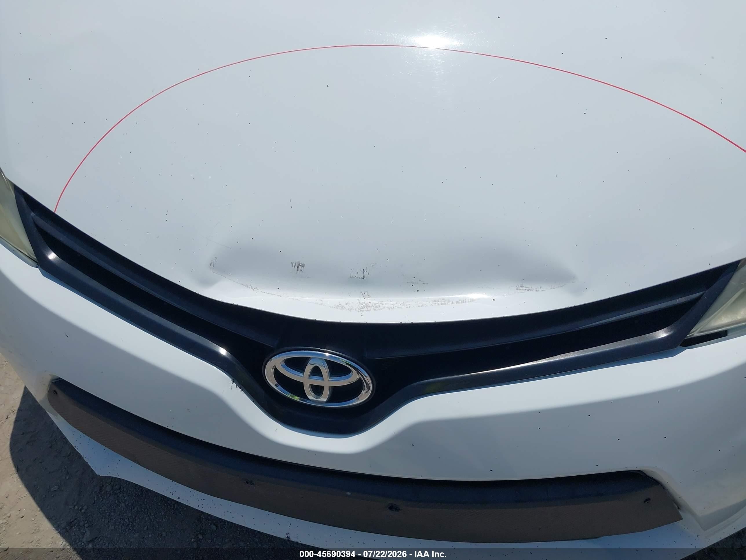 2014 Toyota Corolla Le White vin: 5YFBURHE4EP160221
