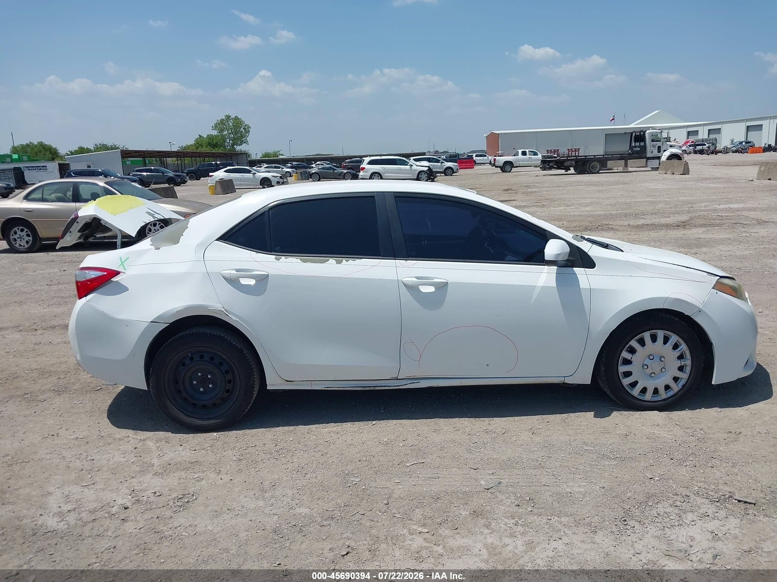 2014 Toyota Corolla Le White vin: 5YFBURHE4EP160221