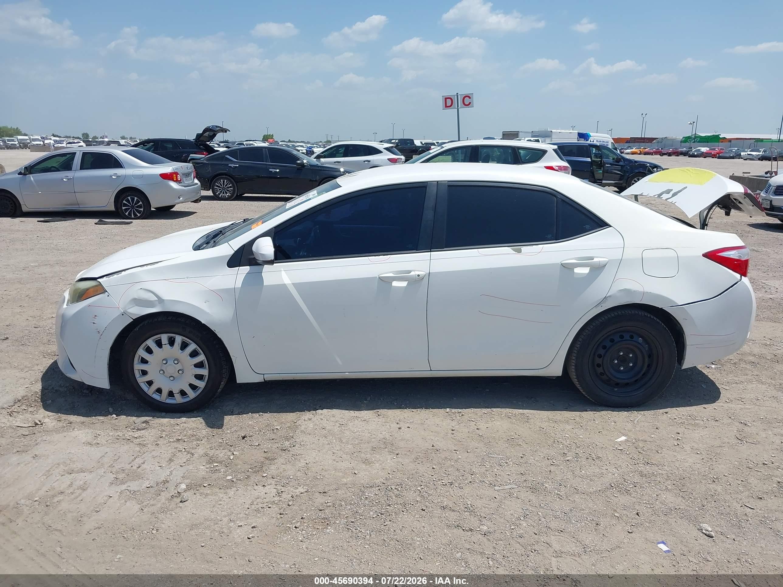 2014 Toyota Corolla Le White vin: 5YFBURHE4EP160221
