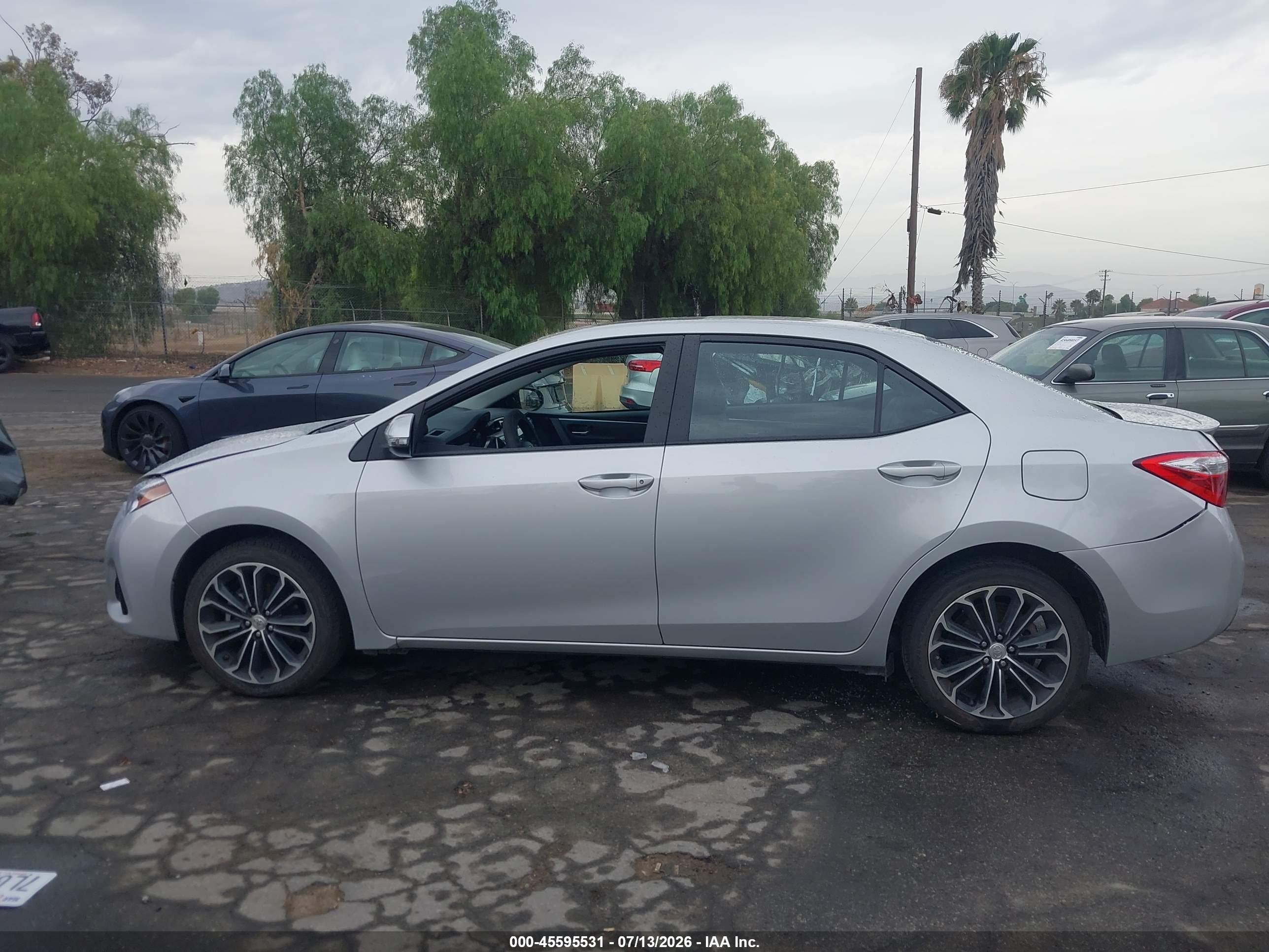 2014 Toyota Corolla S Premium Silver vin: 5YFBURHE4EP173518
