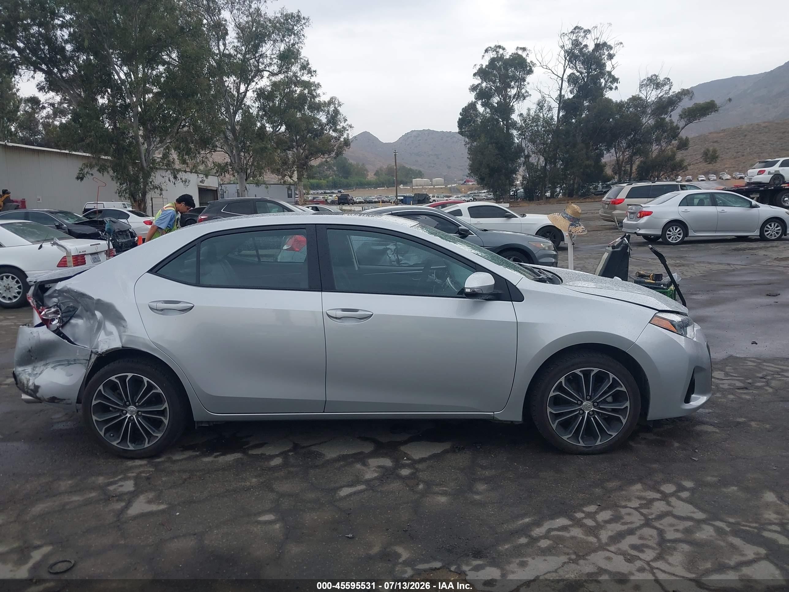 2014 Toyota Corolla S Premium Silver vin: 5YFBURHE4EP173518