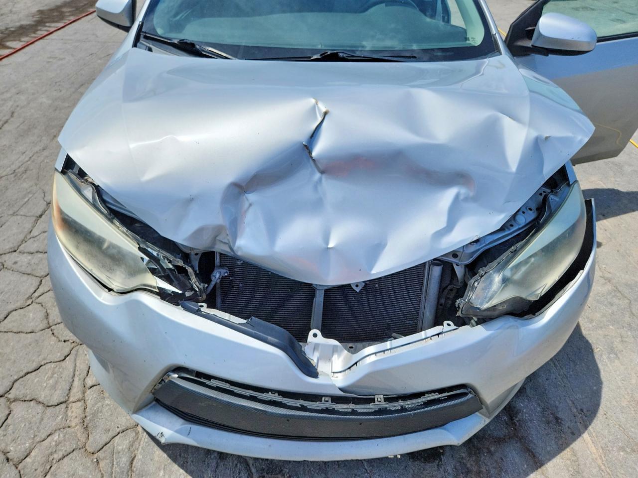 2014 Toyota Corolla Le Silver vin: 5YFBURHE4EP176001