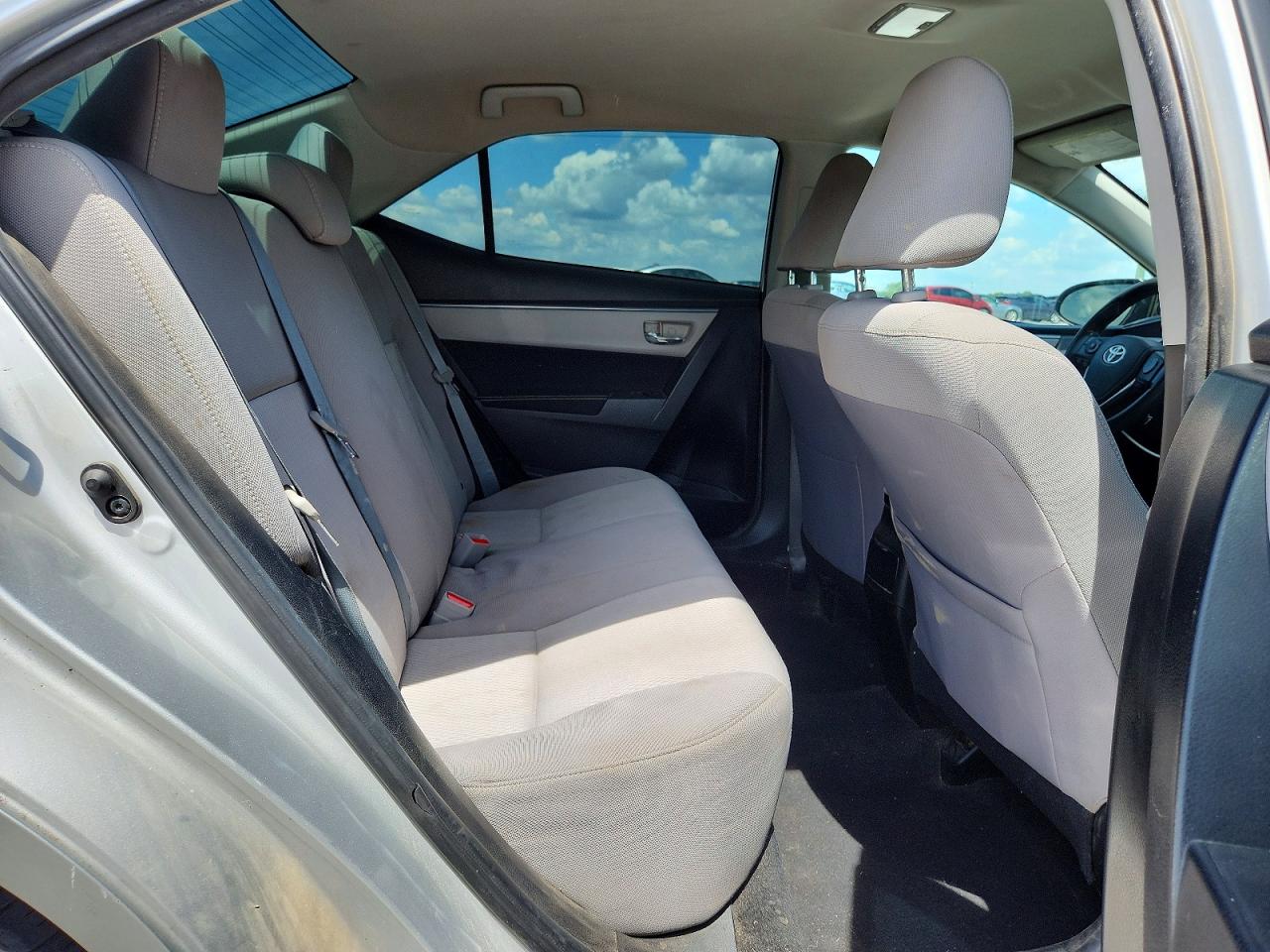2014 Toyota Corolla Le Silver vin: 5YFBURHE4EP176001
