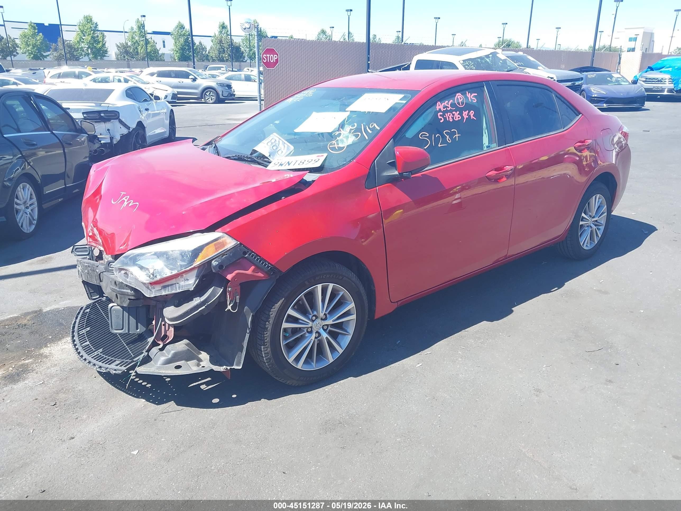 2015 Toyota Corolla Le Plus Red vin: 5YFBURHE4FP193768