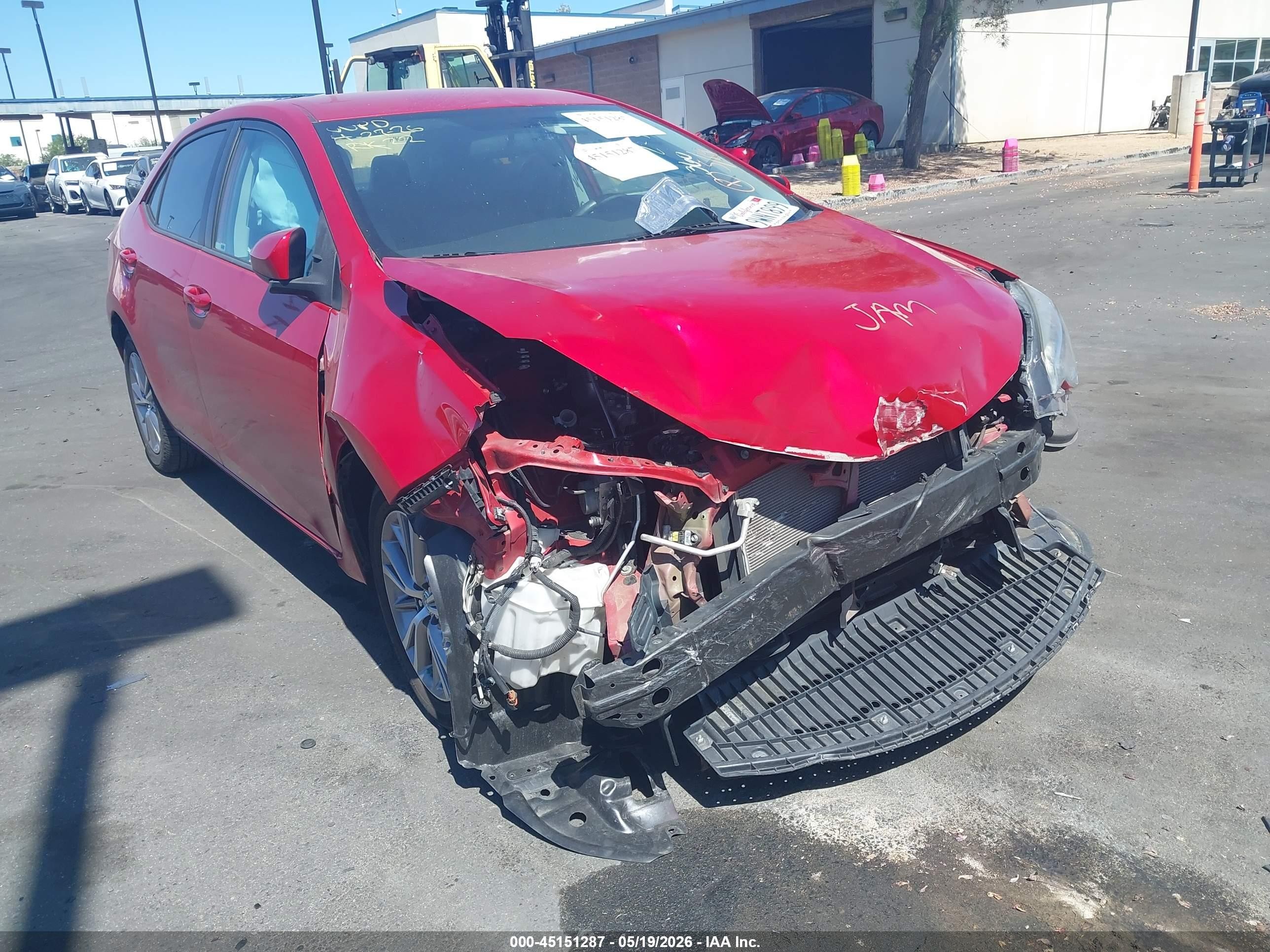 2015 Toyota Corolla Le Plus Red vin: 5YFBURHE4FP193768