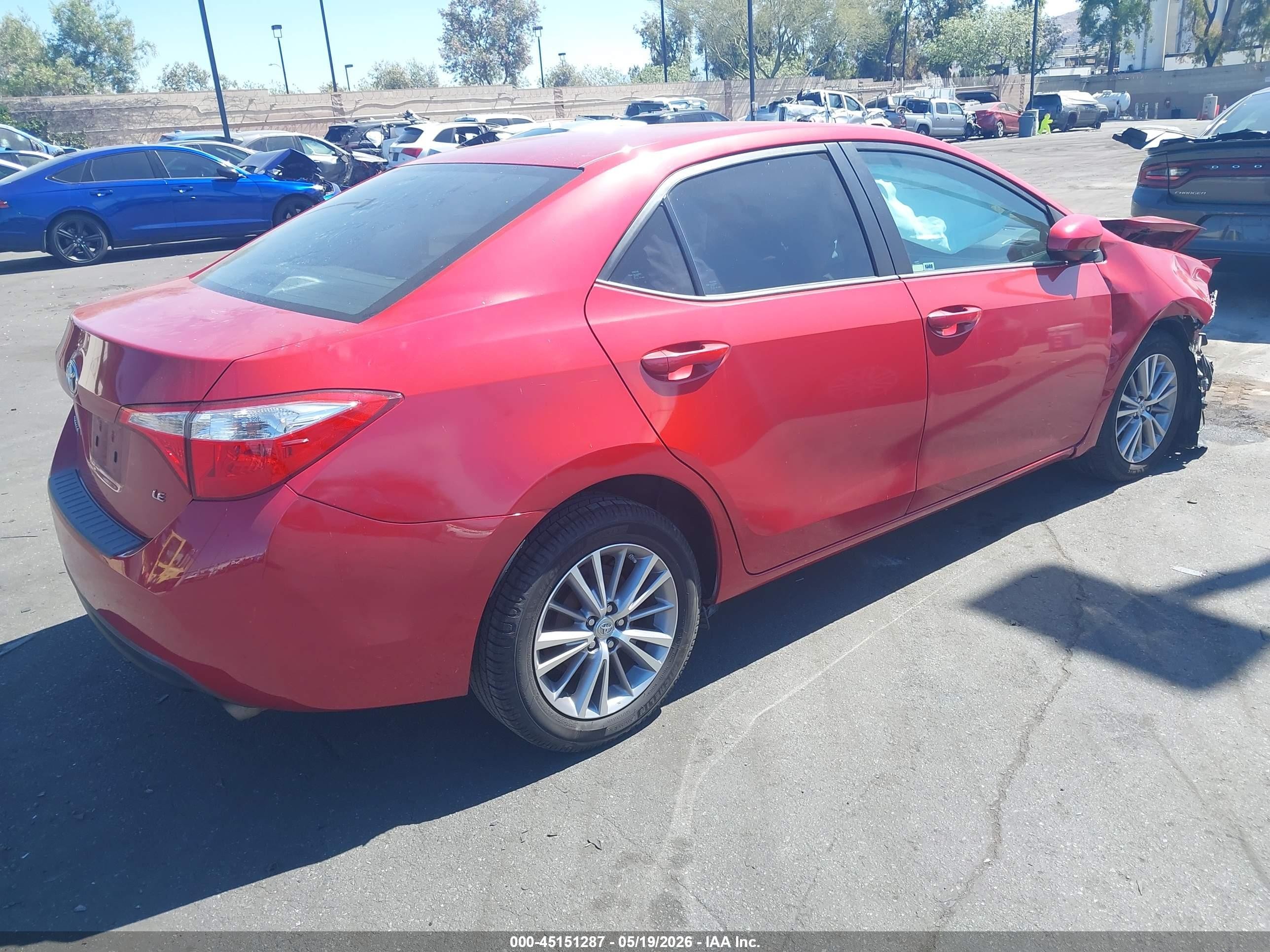 2015 Toyota Corolla Le Plus Red vin: 5YFBURHE4FP193768