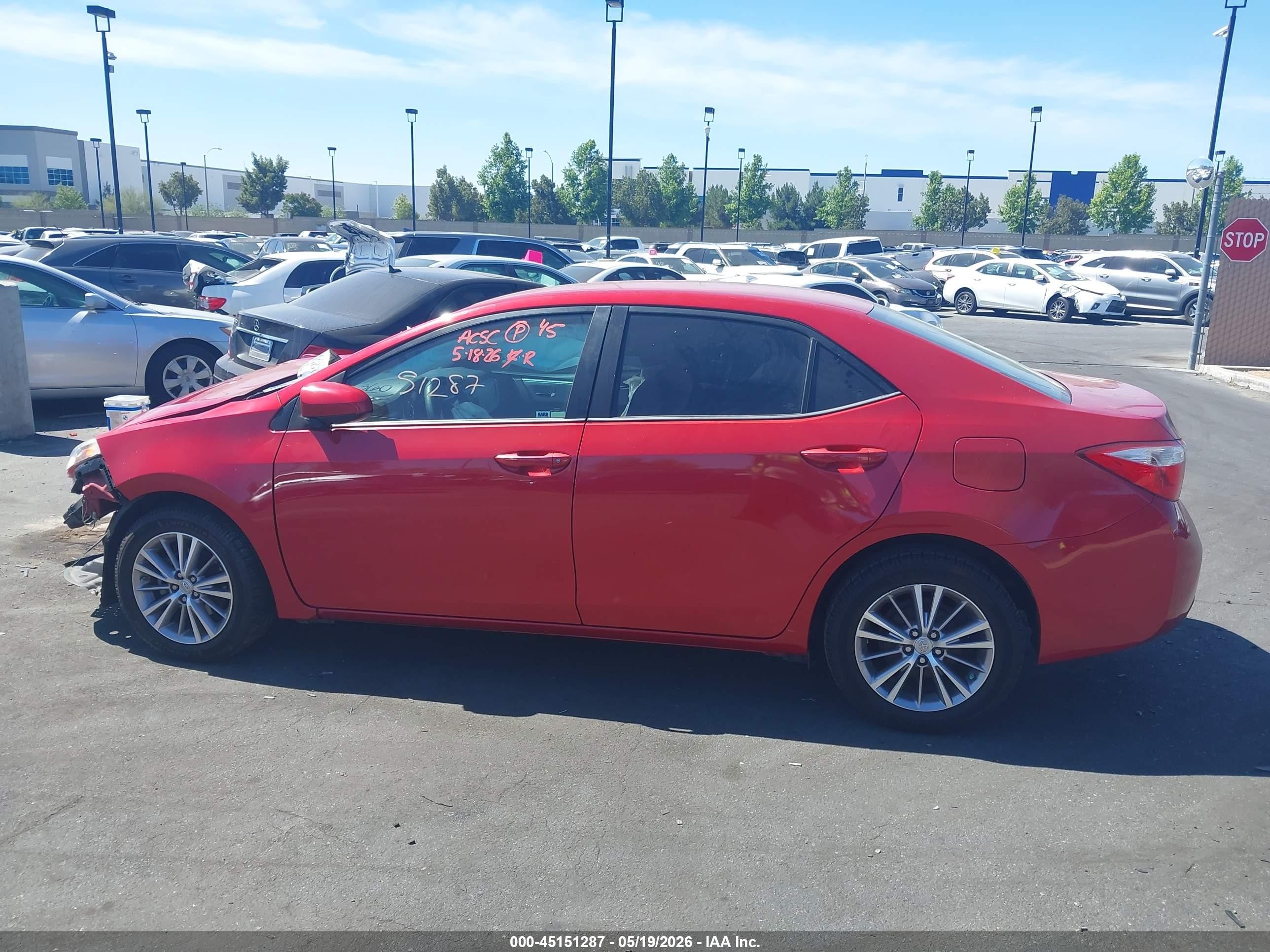 2015 Toyota Corolla Le Plus Red vin: 5YFBURHE4FP193768