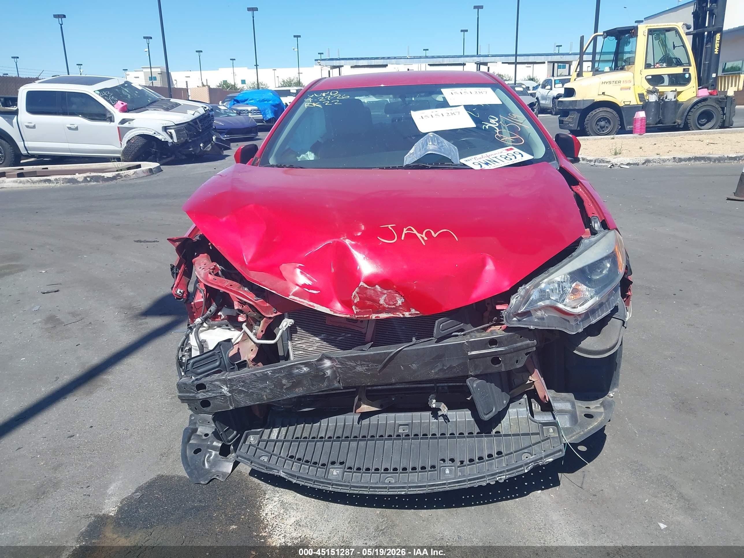 2015 Toyota Corolla Le Plus Red vin: 5YFBURHE4FP193768