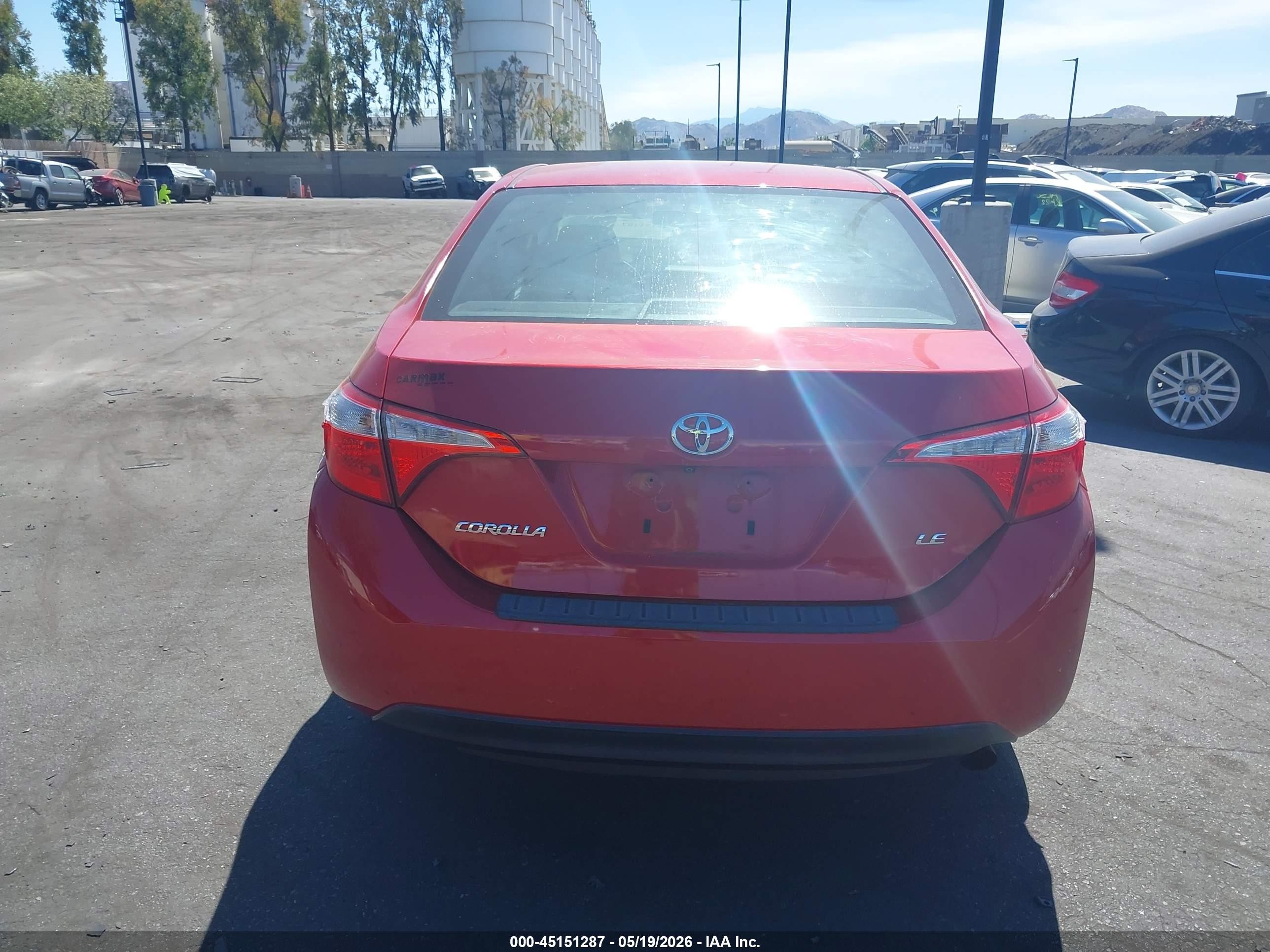 2015 Toyota Corolla Le Plus Red vin: 5YFBURHE4FP193768