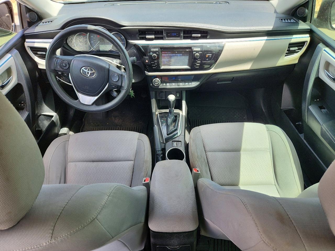 2015 Toyota Corolla L White vin: 5YFBURHE4FP195262