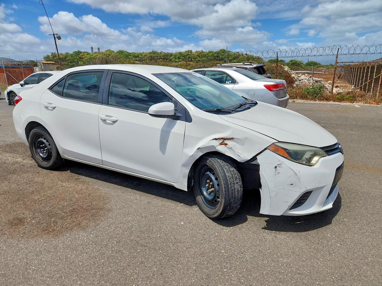 2015 Toyota Corolla L White vin: 5YFBURHE4FP195262