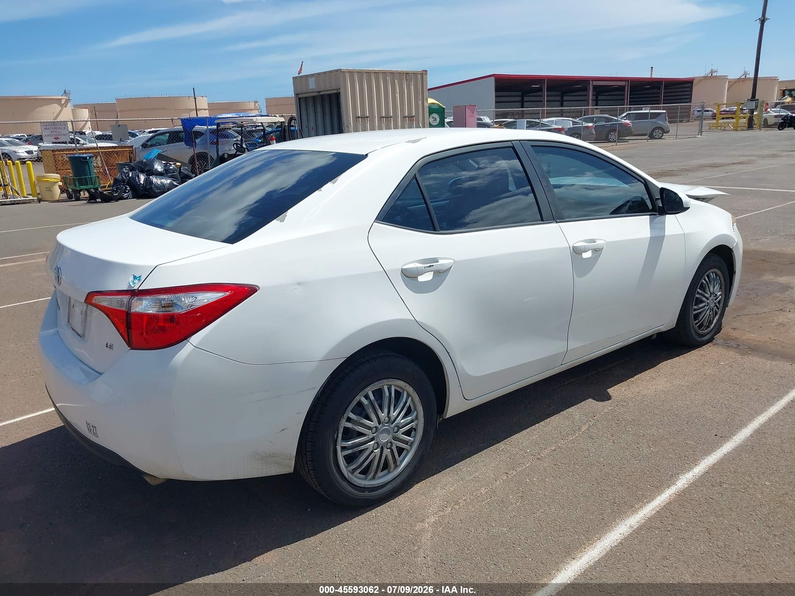 2015 Toyota Corolla Le/le Plus/le Premium White vin: 5YFBURHE4FP195388