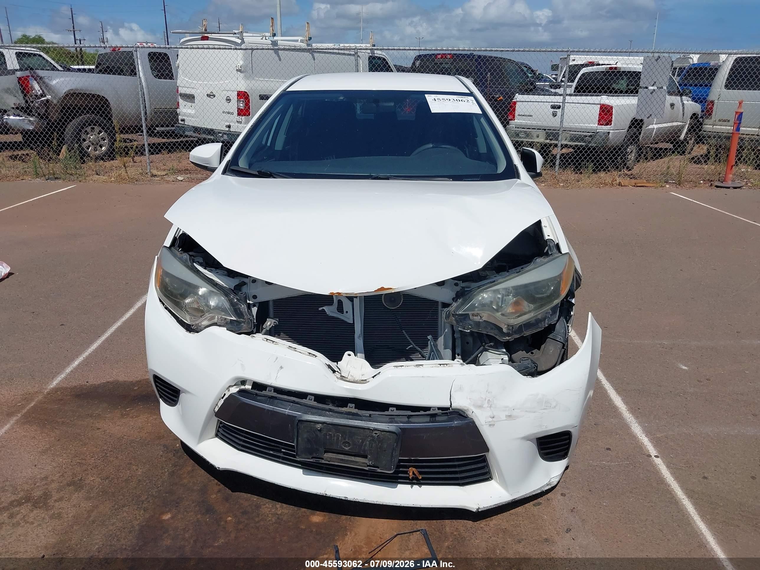 2015 Toyota Corolla Le/le Plus/le Premium White vin: 5YFBURHE4FP195388