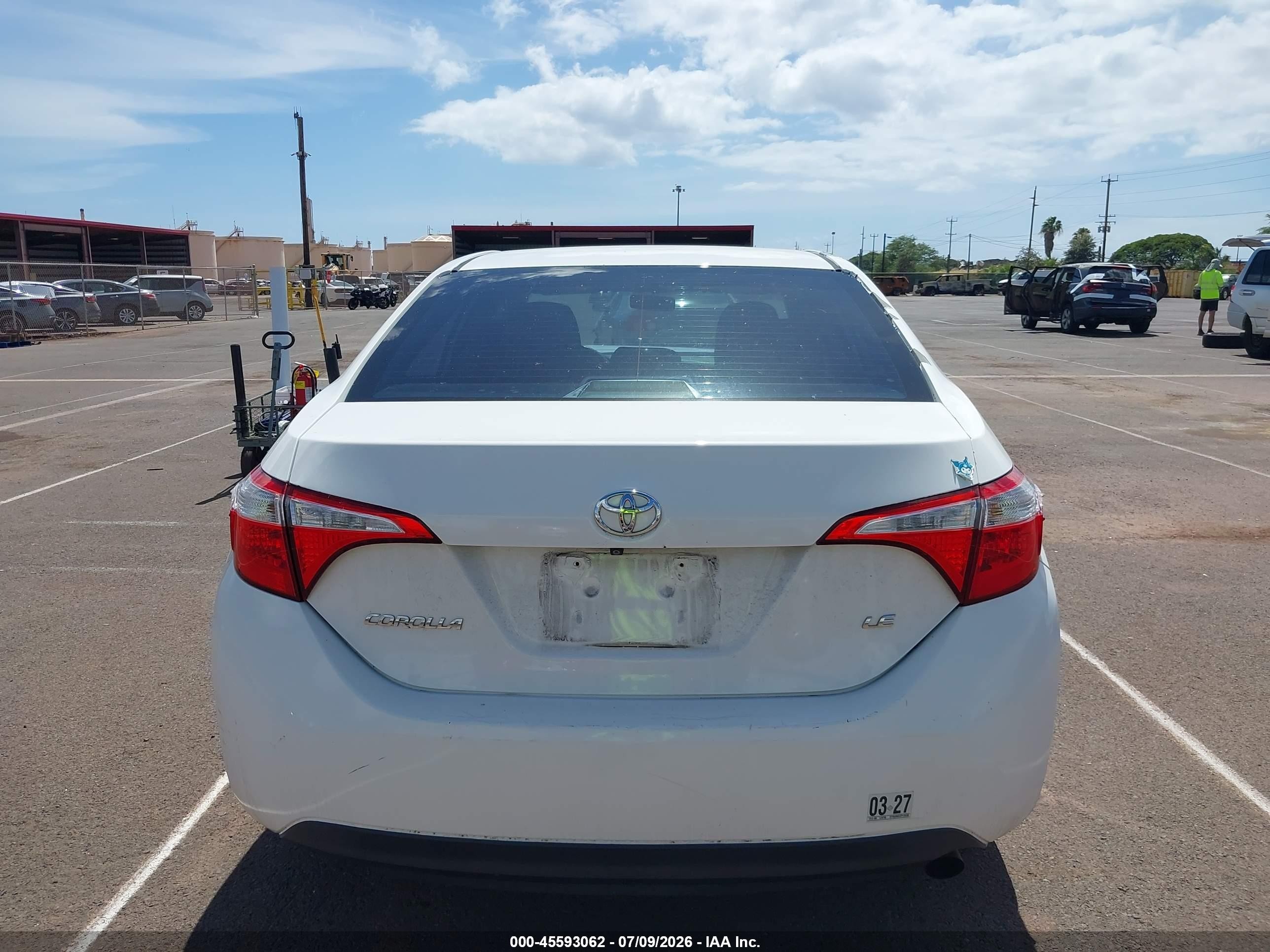 2015 Toyota Corolla Le/le Plus/le Premium White vin: 5YFBURHE4FP195388