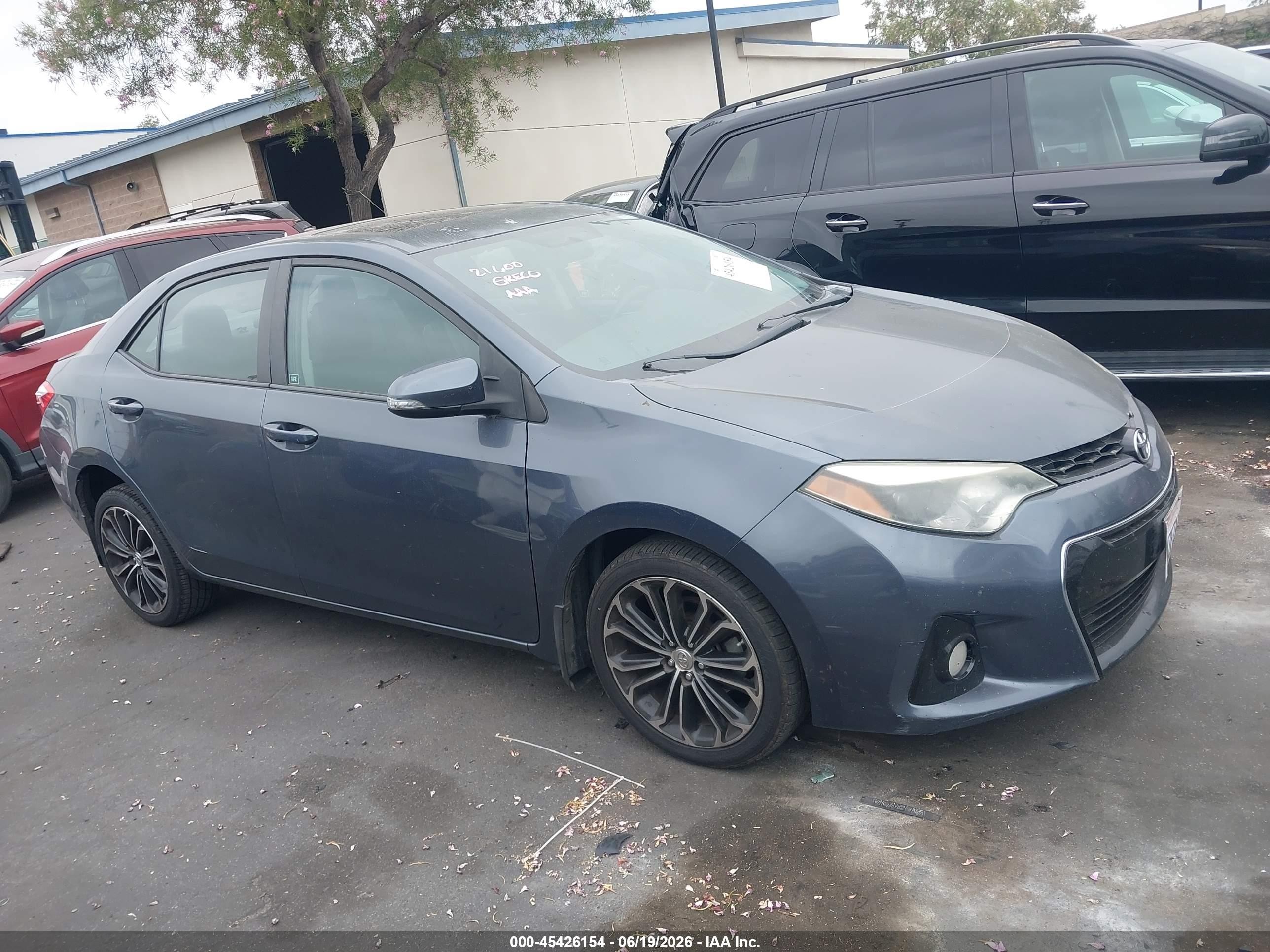 2015 Toyota Corolla S Plus Blue vin: 5YFBURHE4FP204106