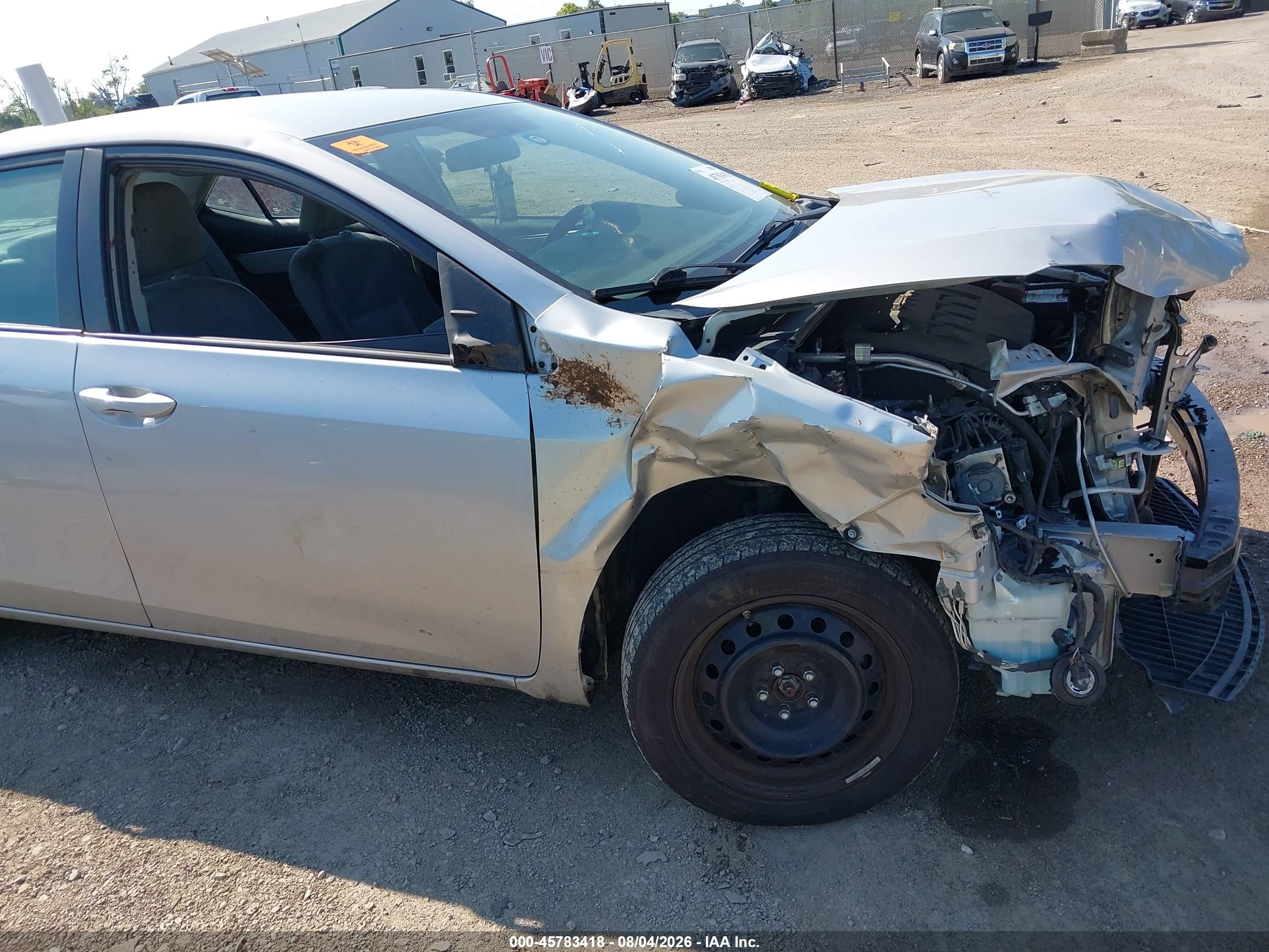 2015 Toyota Corolla Le Silver vin: 5YFBURHE4FP205319