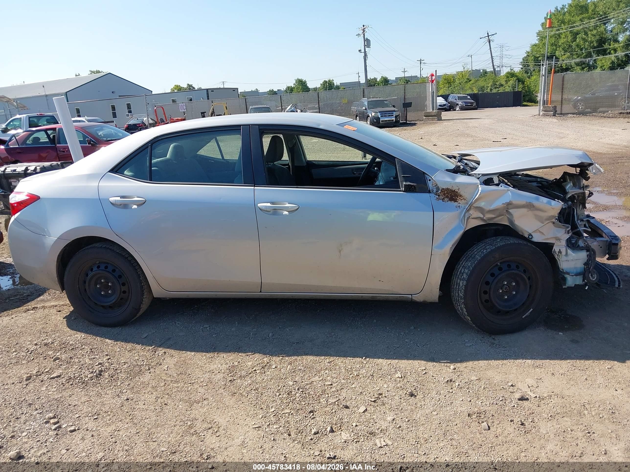 2015 Toyota Corolla Le Silver vin: 5YFBURHE4FP205319