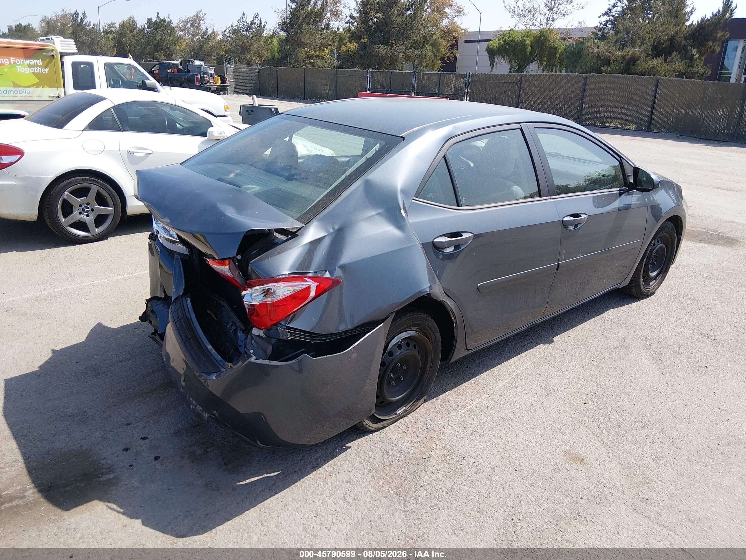 2015 Toyota Corolla Le Gray vin: 5YFBURHE4FP229295