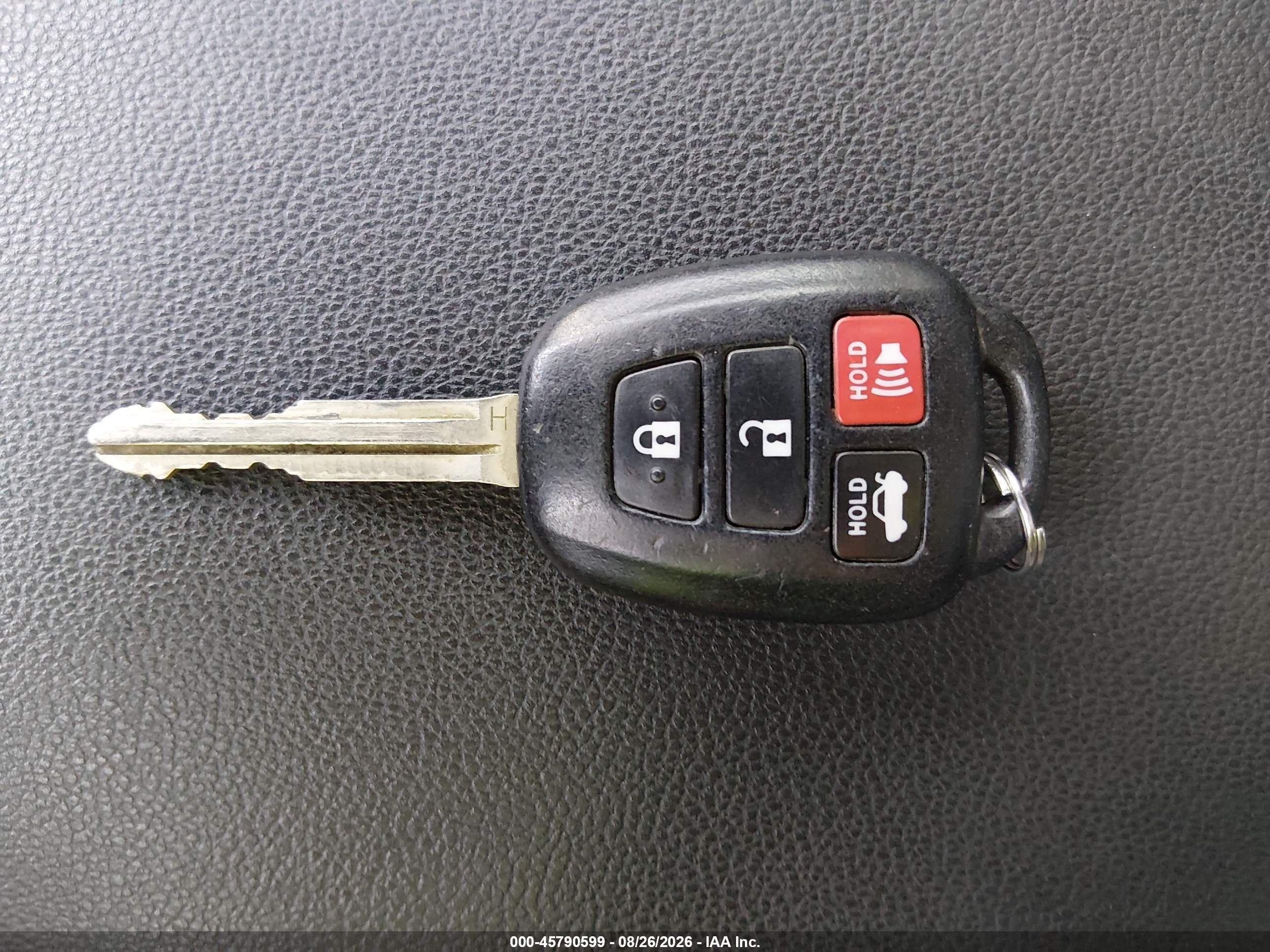 2015 Toyota Corolla Le Gray vin: 5YFBURHE4FP229295