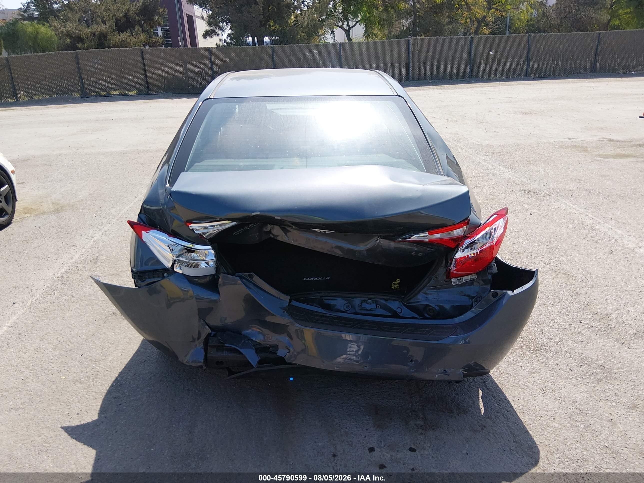 2015 Toyota Corolla Le Gray vin: 5YFBURHE4FP229295
