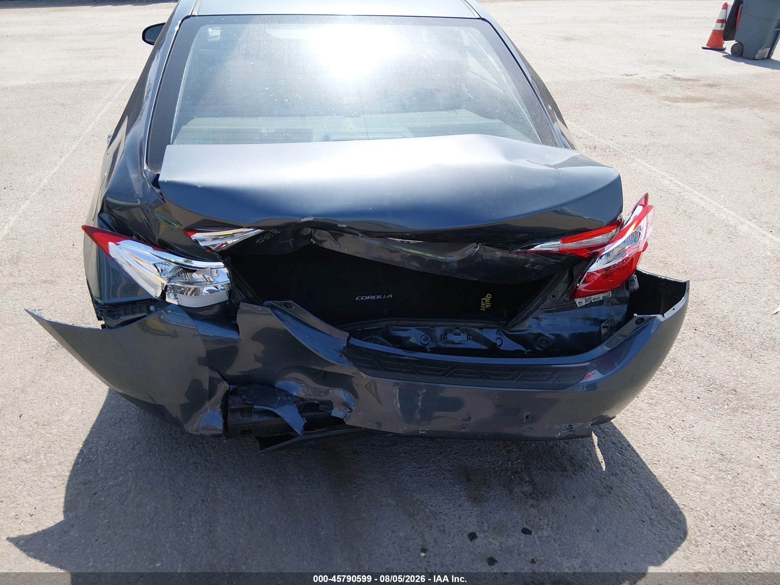 2015 Toyota Corolla Le Gray vin: 5YFBURHE4FP229295