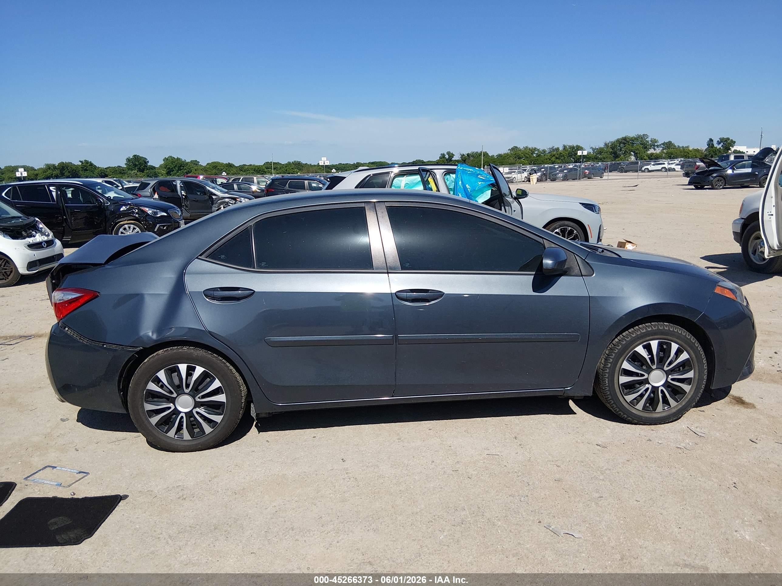 2015 Toyota Corolla Le Blue vin: 5YFBURHE4FP240992
