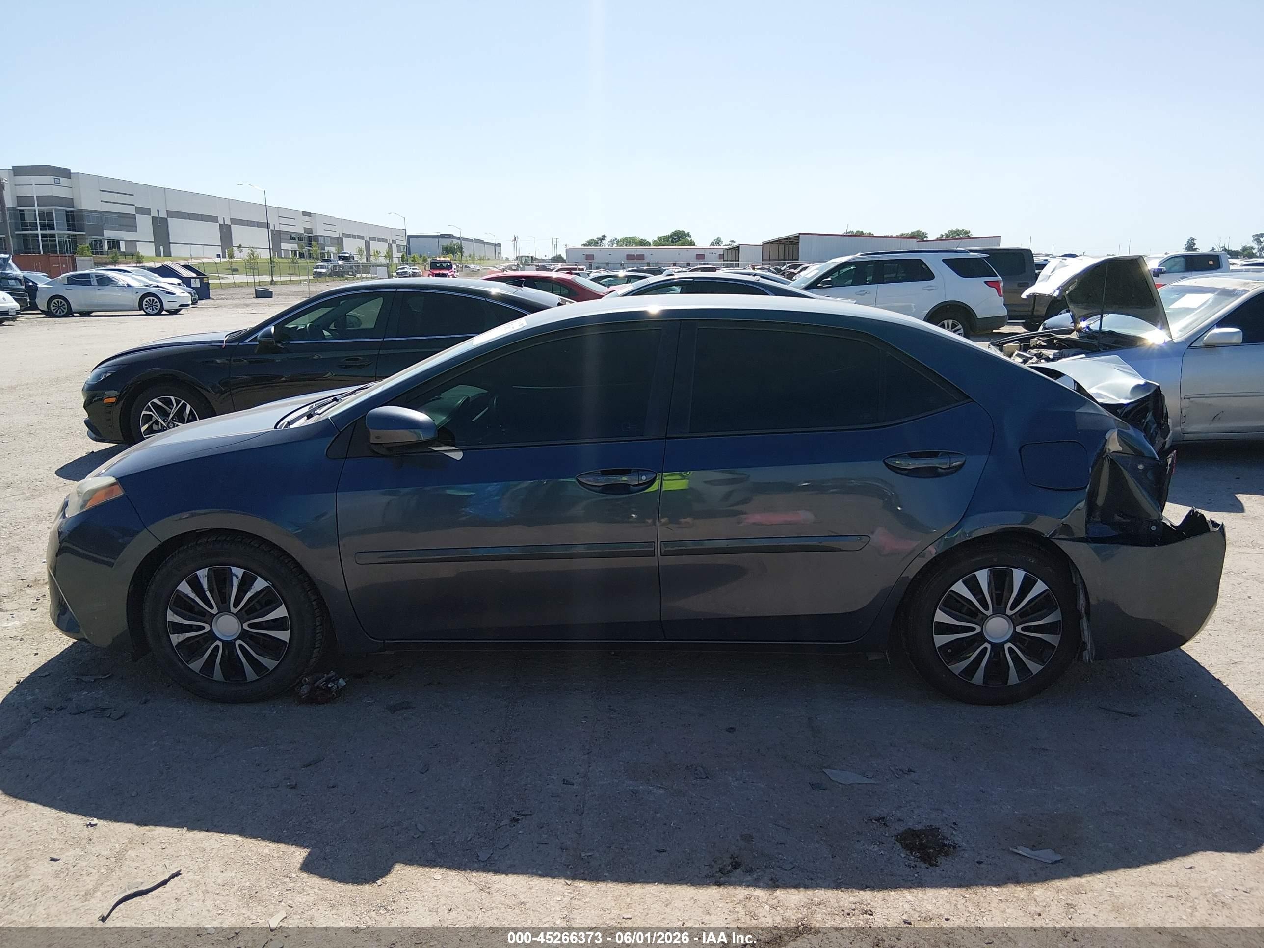 2015 Toyota Corolla Le Blue vin: 5YFBURHE4FP240992