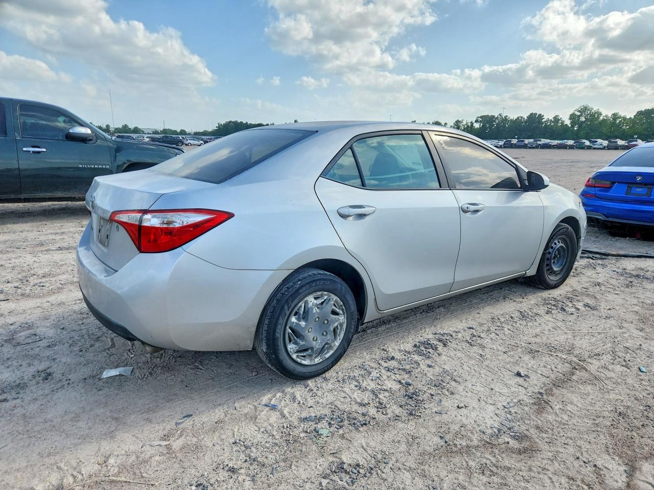2015 Toyota Corolla L Silver vin: 5YFBURHE4FP249059