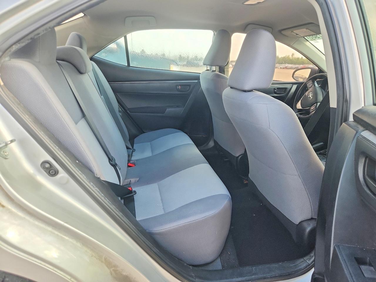 2015 Toyota Corolla L Silver vin: 5YFBURHE4FP249059