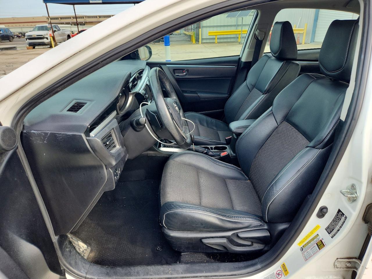 2015 Toyota Corolla S Plus White vin: 5YFBURHE4FP250227