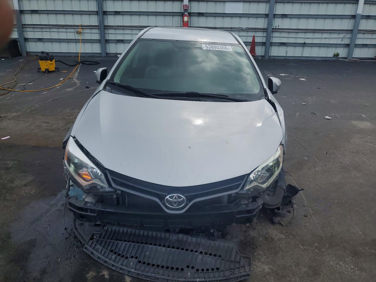 2015 Toyota Corolla Le Plus Silver vin: 5YFBURHE4FP250714