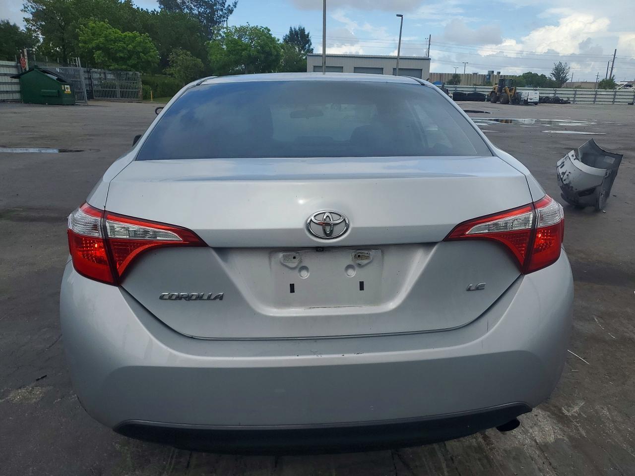2015 Toyota Corolla Le Plus Silver vin: 5YFBURHE4FP250714