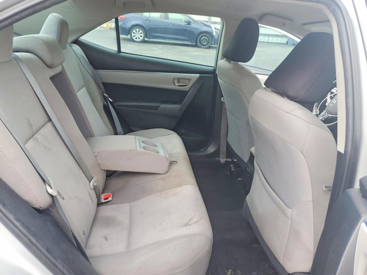 2015 Toyota Corolla Le Plus Silver vin: 5YFBURHE4FP250714