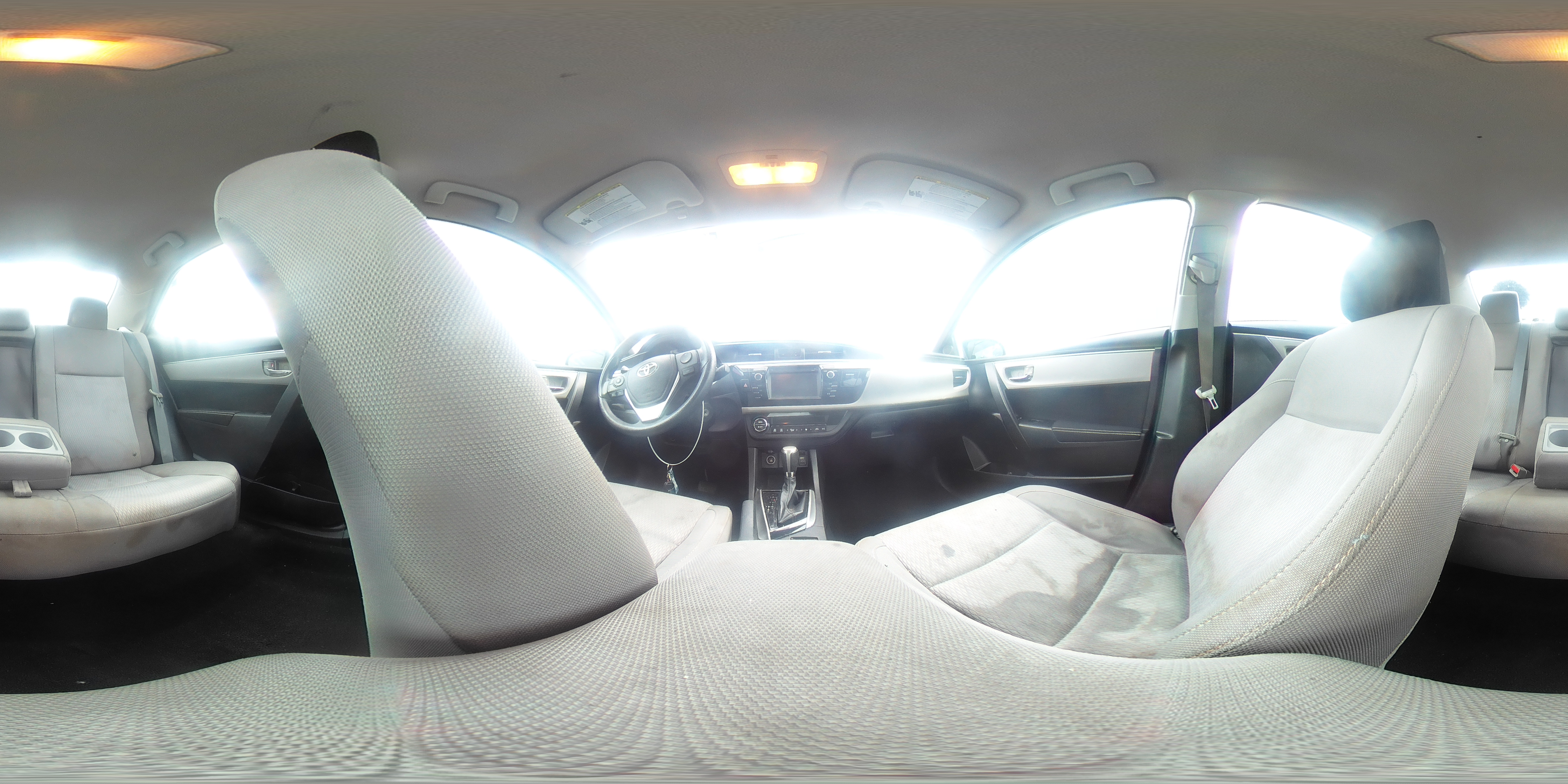 2015 Toyota Corolla Le Plus Silver vin: 5YFBURHE4FP250714