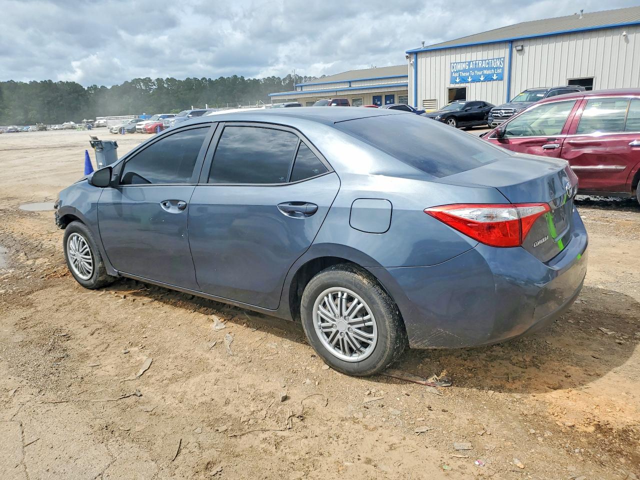 2015 Toyota Corolla Le Plus Blue vin: 5YFBURHE4FP259784