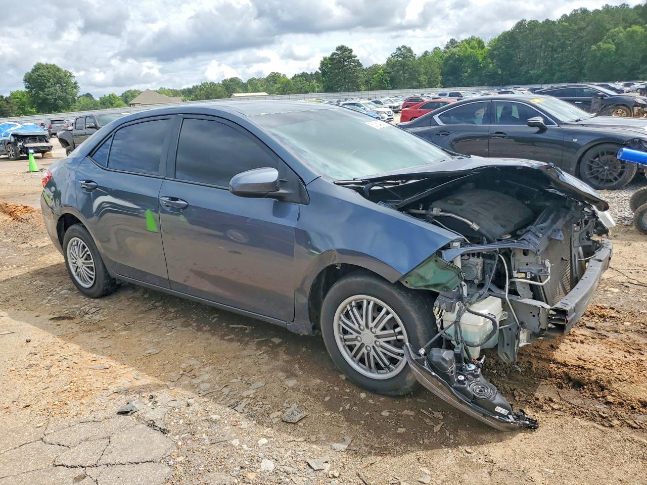 2015 Toyota Corolla Le Plus Blue vin: 5YFBURHE4FP259784