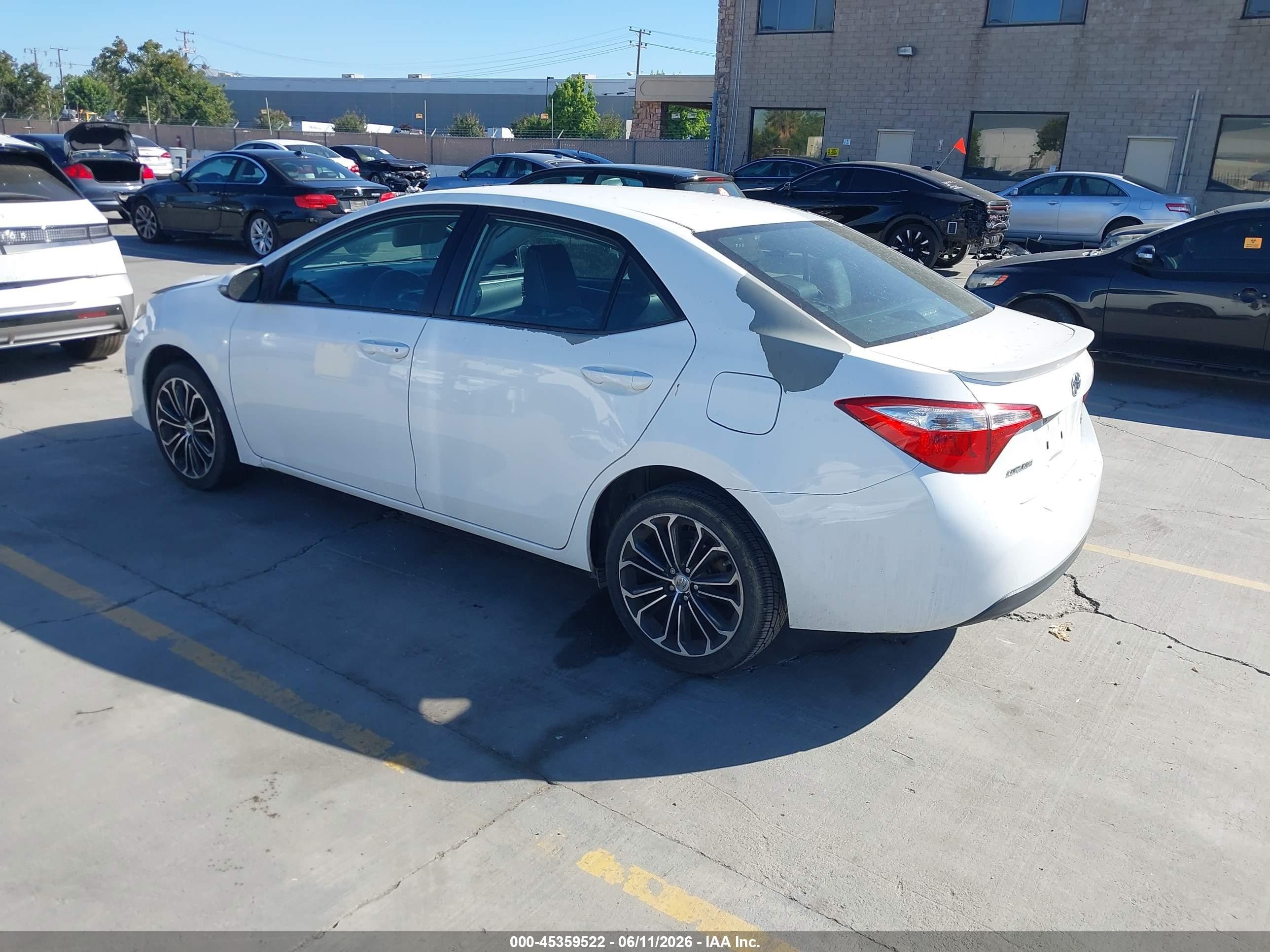 2015 Toyota Corolla S Plus White vin: 5YFBURHE4FP267500