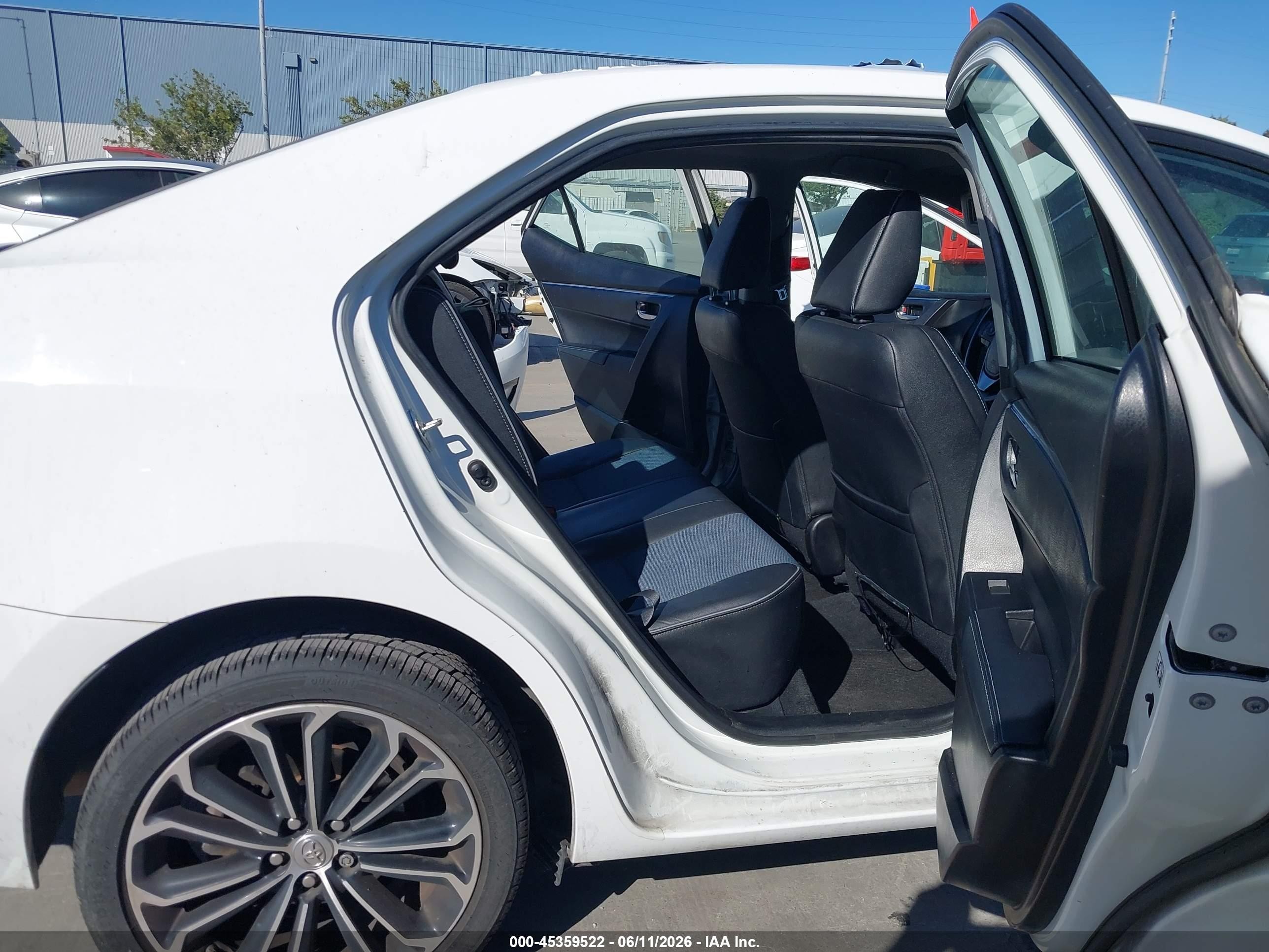 2015 Toyota Corolla S Plus White vin: 5YFBURHE4FP267500