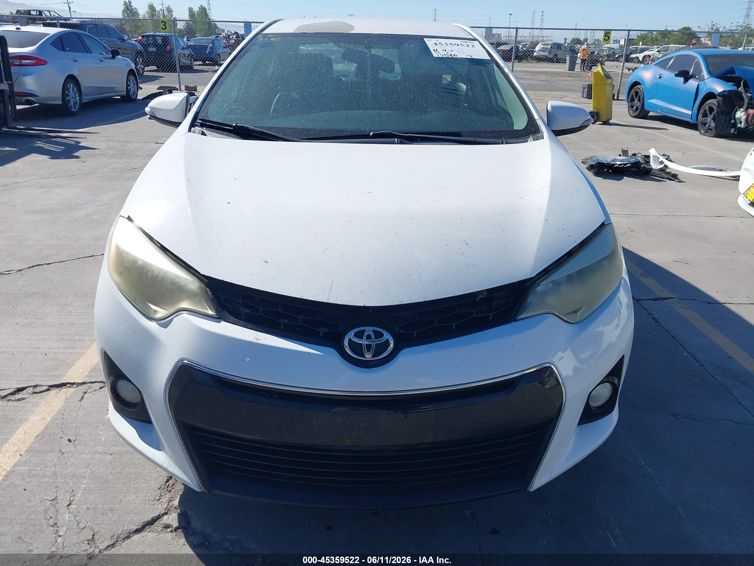 2015 Toyota Corolla S Plus White vin: 5YFBURHE4FP267500